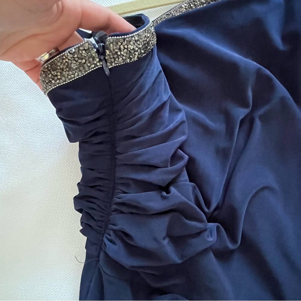 NEW Adriana Papell Beaded One Shoulder Matte Jersey Navy Jumpsuit Size 4 - Picture 7 of 16